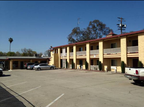 Town & Country Motel Livingston Exterior photo